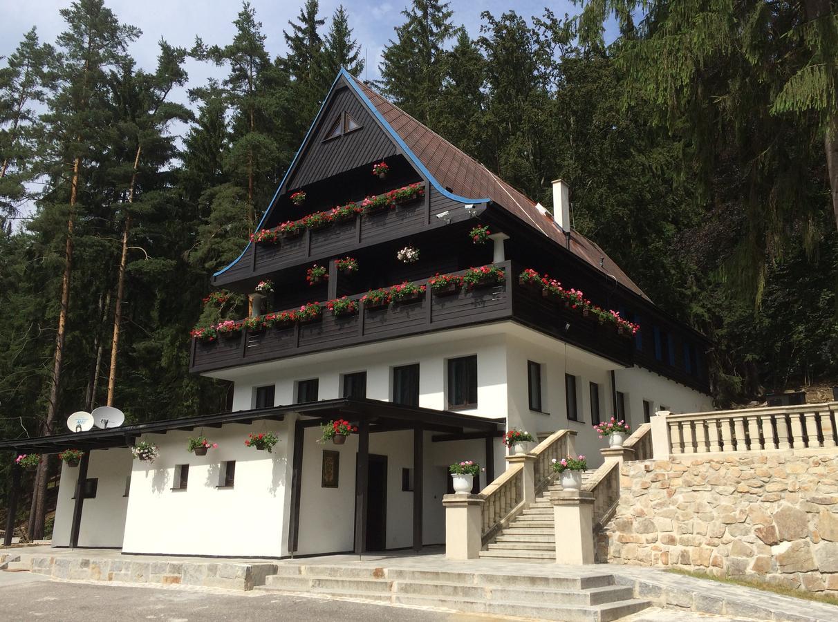 Hunting Lodge Vitkov Sokolov Bagian luar foto